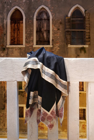 Illustration for article titled Cashmere Blankets fit for a Royal